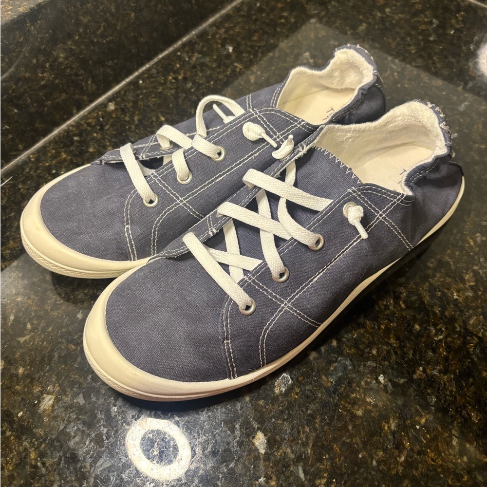 NWOT Slip On Memory Foam Sneakers
